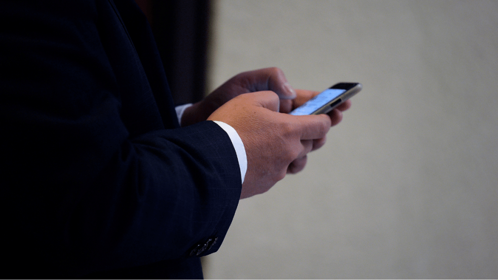 Nomofobia El 5% de los consultados usa su celular durante las relaciones sexuales.