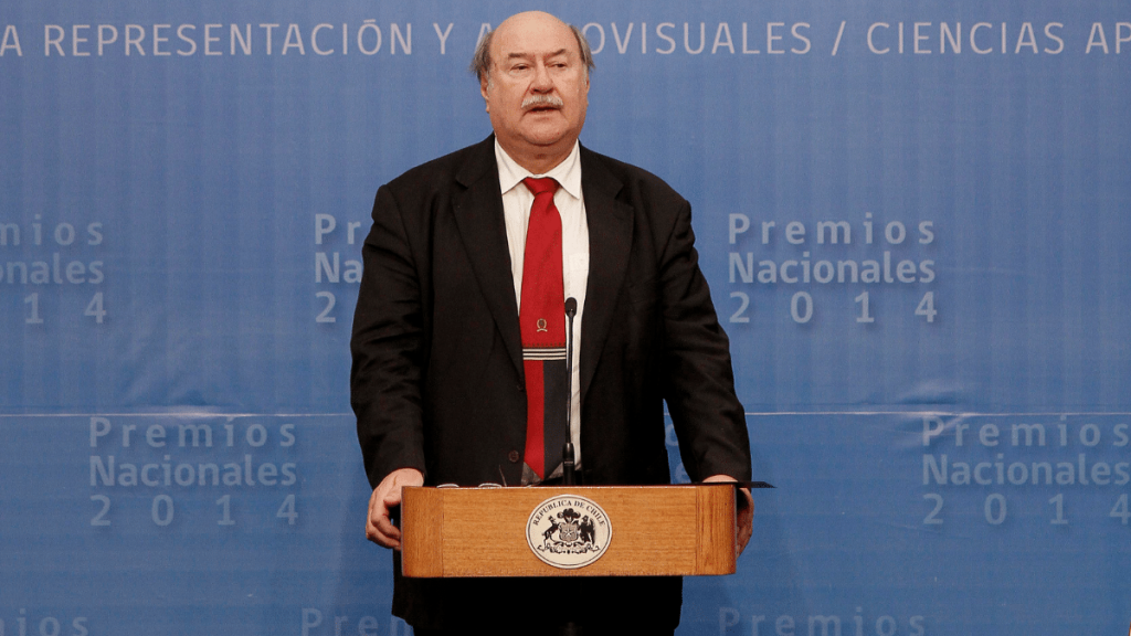 Presidente Boric dedica mensaje por el fallecimiento de Antonio Skármeta: “Gracias por la vida vivida”