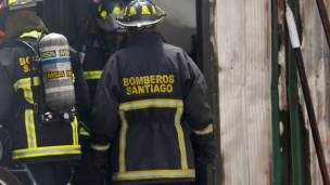 Incendio en Renca deja un fallecido tras corte de luz