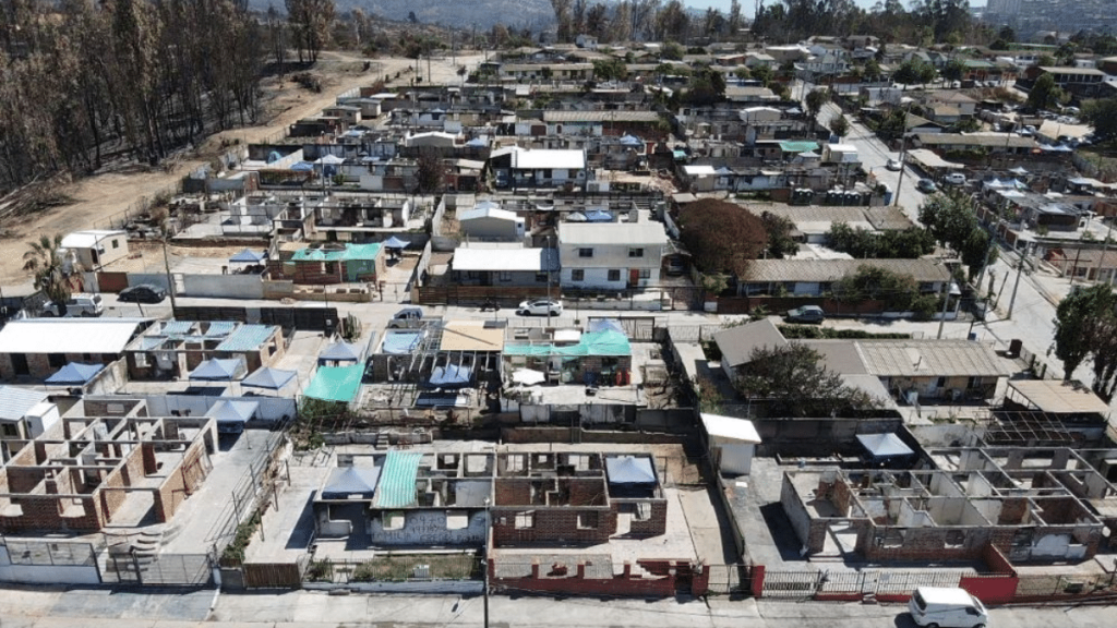 Reconstrucción tras incendios: Minvu iniciará construcción de 75 viviendas en Quilpué y Villa Alemana antes de fin de año