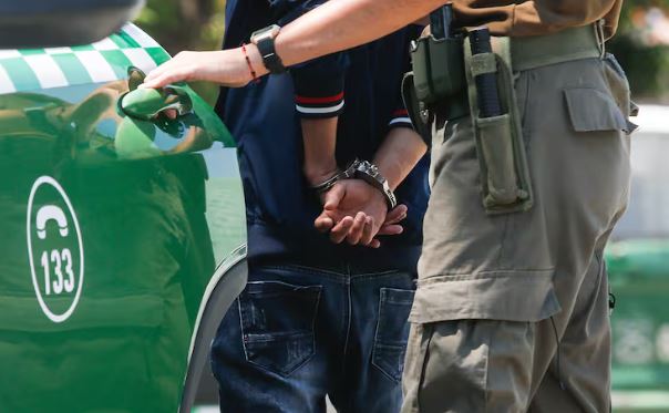 Puente Alto: Riña por “cruce de miradas despectivas” en local de votación deja a dos detenidos