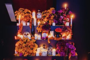 La tradición del Día de Muertos llega a Santiago con eventos y coctelería