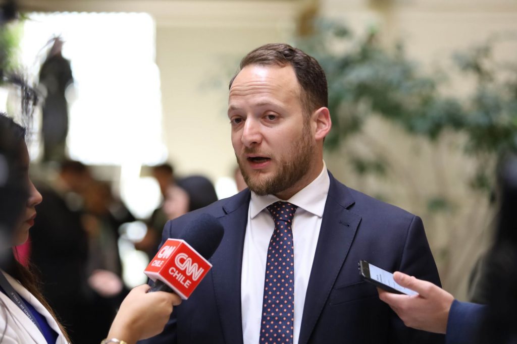 Diputado Jorge Guzmán y proyecto de la Lista de prófugos más buscados