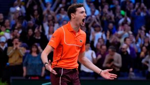 Sorpresa en el Masters 1000 de París: Humbert muestra gran nivel y derrota a Alcaraz en octavos de final