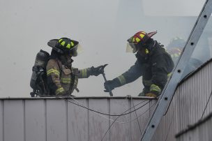 Voraz incendio afecta a varias viviendas en campamento de La Florida