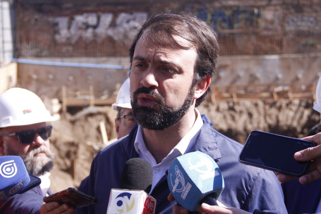 Jorge Sharp anuncia su renuncia como alcalde de Valparaíso por una posible candidatura parlamentaria en 2025