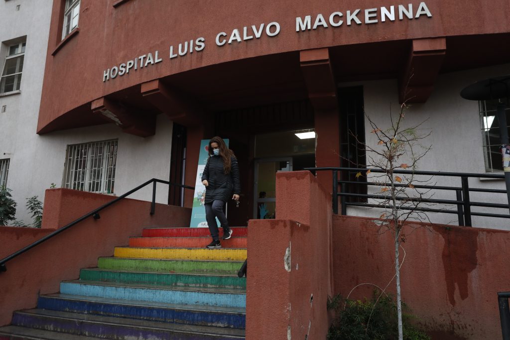 Confirman fallecimiento de siamesas que esperaban operación en Hospital Calvo Mackenna