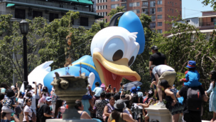 ¡El Paris Parade regresa al 13 con un espectacular desfile navideño!