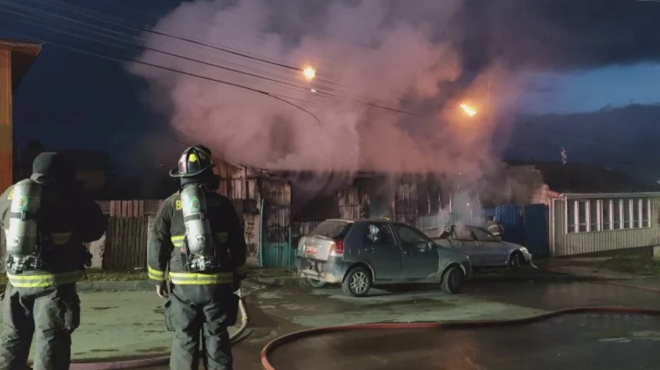Nuevo atentado en La Araucanía: Desconocidos queman casa y amenazan a habitantes en Lumaco