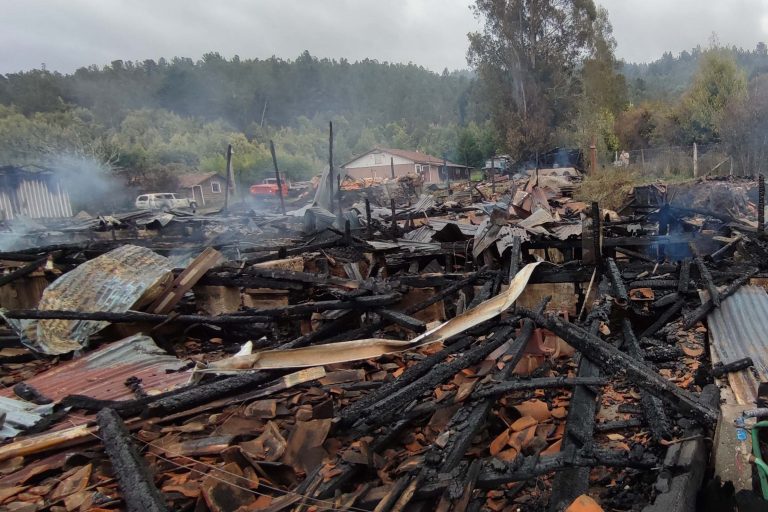 Nuevo ataque incendiario en Lautaro deja dos vehículos destruidos
