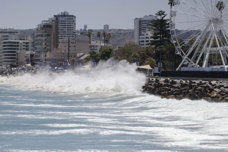 Aviso de marejadas: proyectan fuerte oleaje en varias regiones del país
