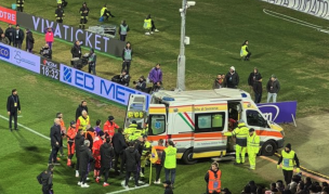 Conmoción en Fiorentina vs. Inter: Jugador se desploma en pleno partido y es evacuado en ambulancia