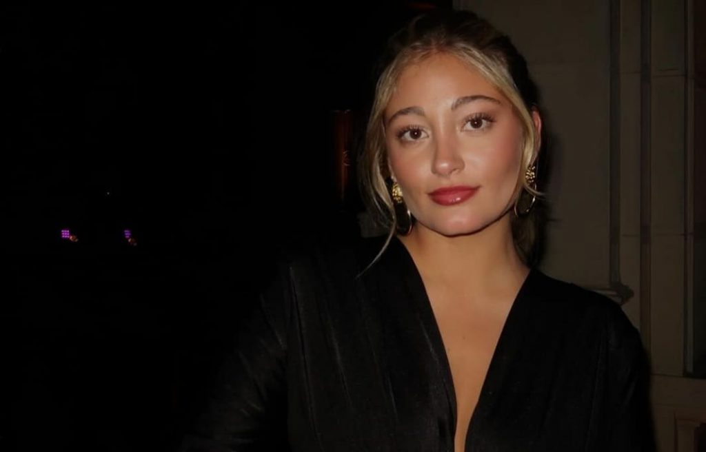 Las comentadas fotos de Florencia Araneda en su viaje a Europa