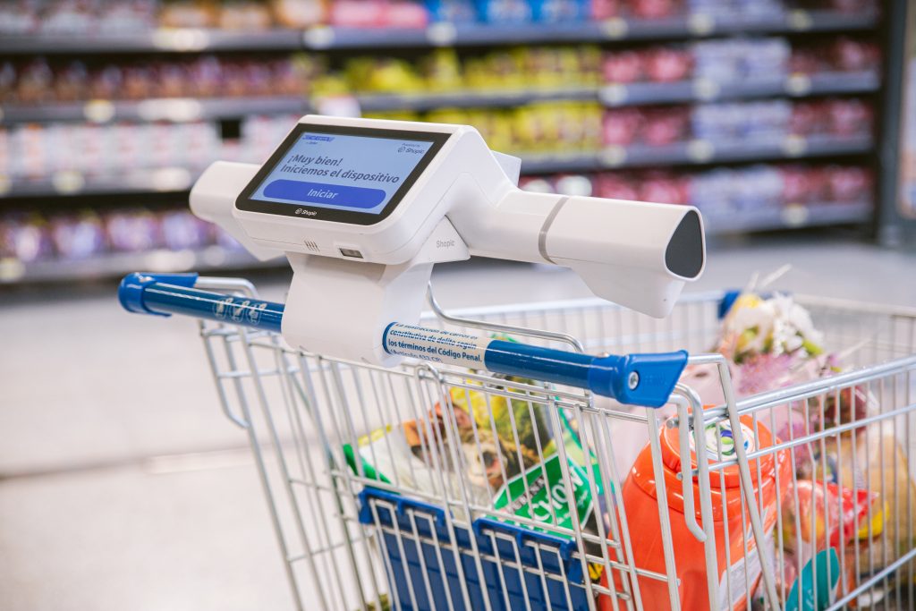 Walmart Chile y Shopic implementan carros inteligentes con IA: ¿En qué consiste?