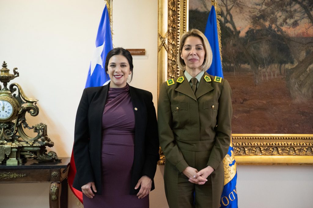 Karol Cariola propone mesa de trabajo con jefa de zona de Carabineros por seguridad en la región de Valparaíso