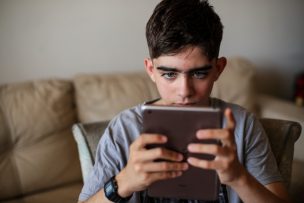 Prohibir las redes sociales a menores de edad: “Es una medida exagerada”