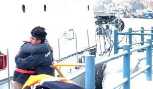 Armada de Chile rescata a siete tripulantes de embarcación varada en alta mar