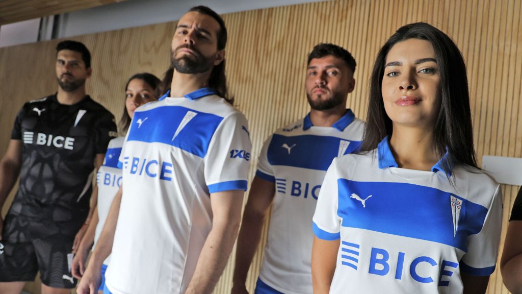 Universidad Católica lanza su nueva camiseta para 2025 y Castillo explota