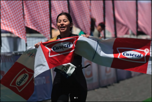 El debut soñado de Alicia Zamorano en el triatlón tras ganar la Carozzi Promotional Race Pucón: 