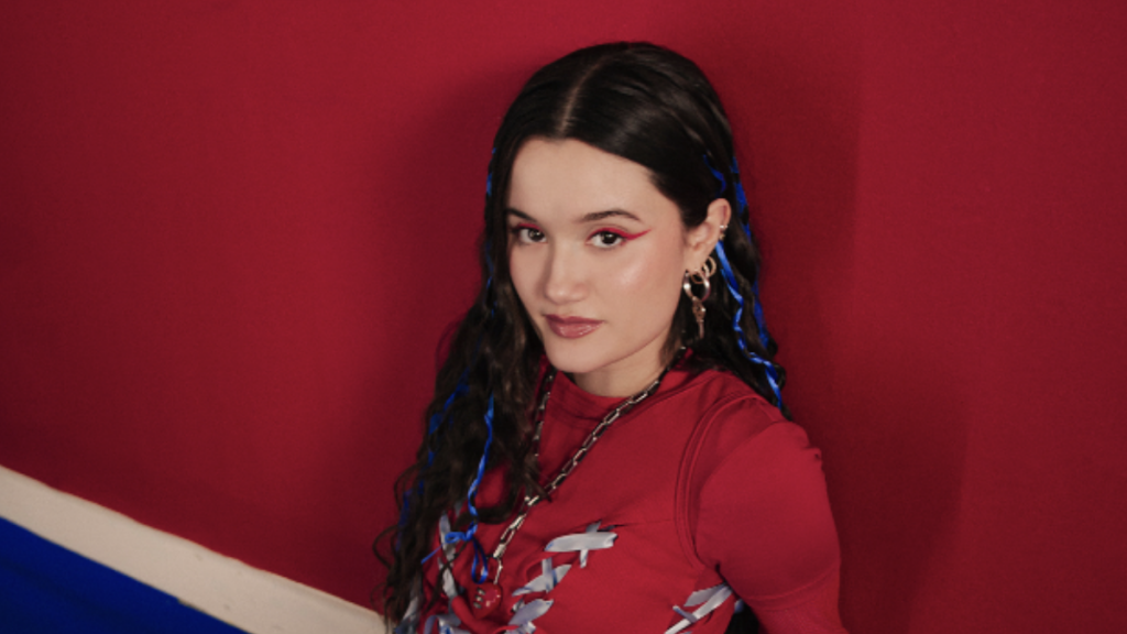 Joaquina lanza su anticipado álbum debut “Al romper la burbuja”