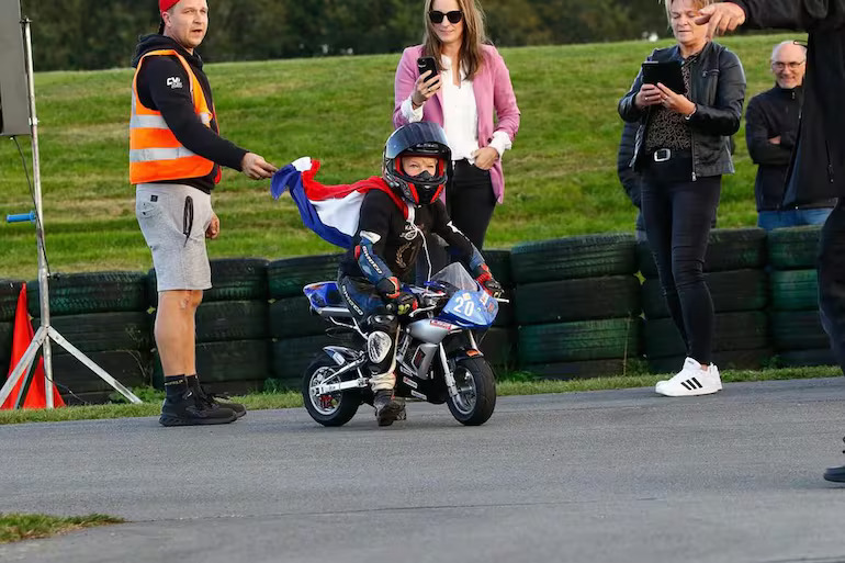 Luto en el motociclismo: Fallece a los 7 años Sid Veijer, promesa del deporte motor