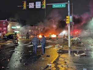 Accidente aéreo en Filadelfia deja al menos seis fallecidos y provoca una explosión en zona residencial