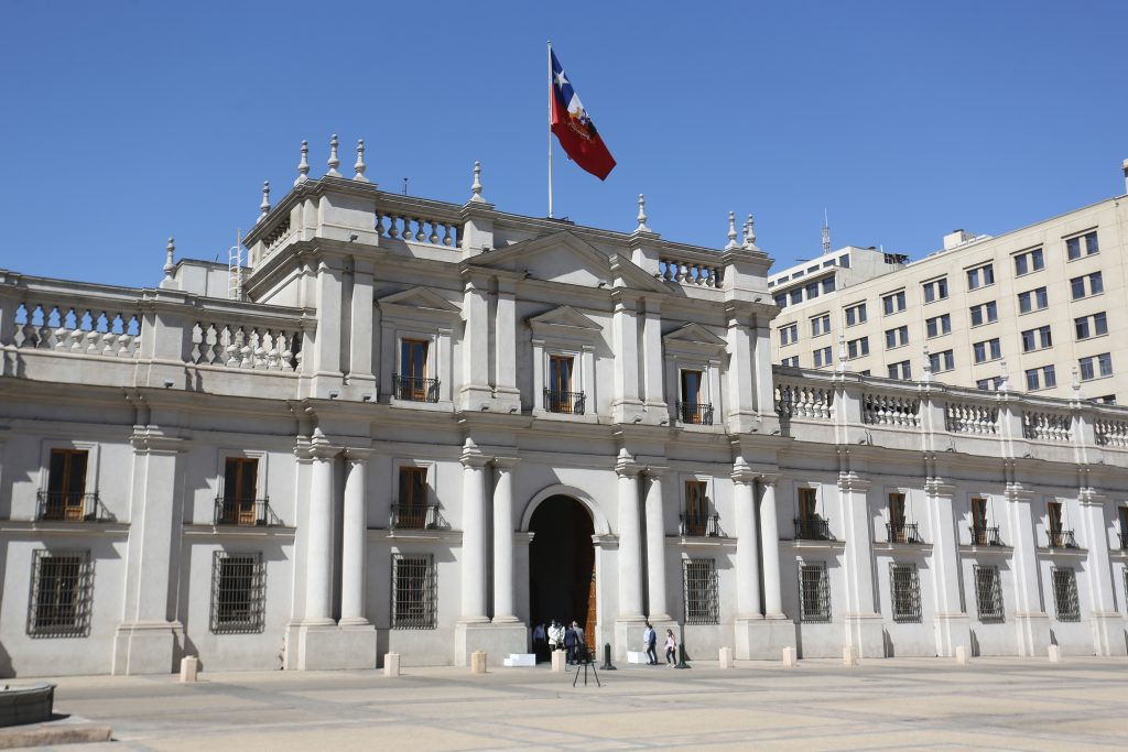 Carabinero fallece al interior de La Moneda: Fiscalía investiga las circunstancias