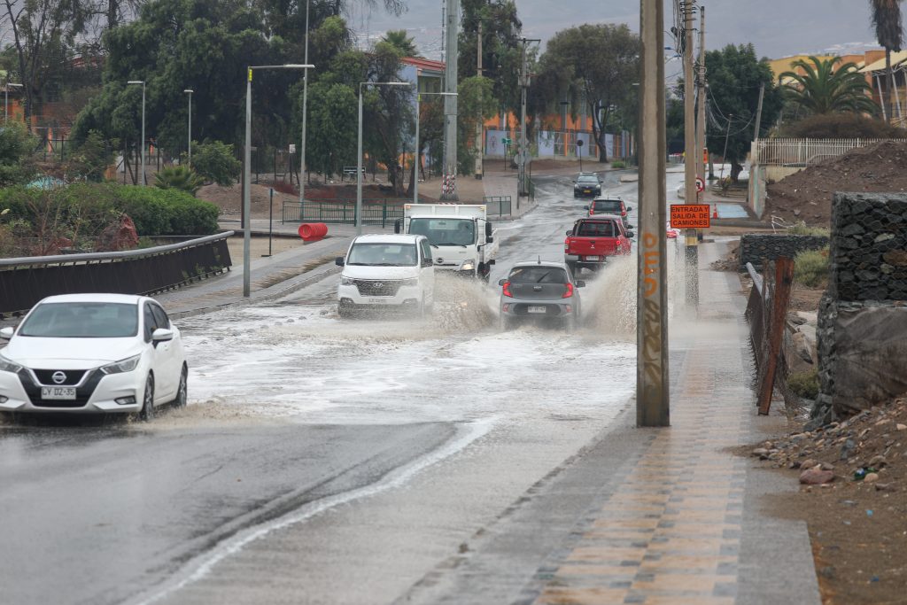Alerta meteorológica por lluvias intensas en las regiones de Arica, Parinacota y Tarapacá