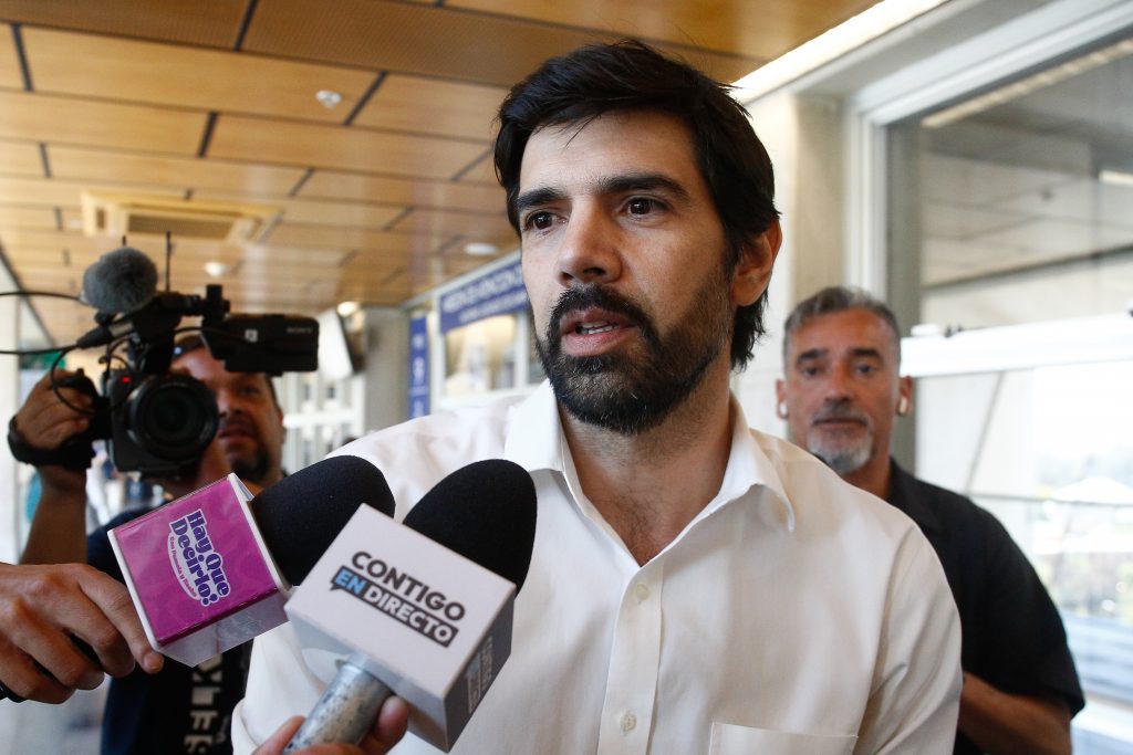 Diputado Lavín devolverá $7 millones a la Cámara en medio de investigación judicial