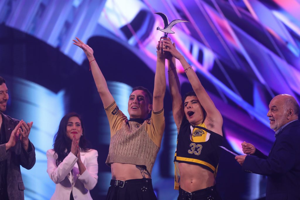 Viña 2025: Ecuador y Chile triunfan en la competencia folclórica con un desempate final