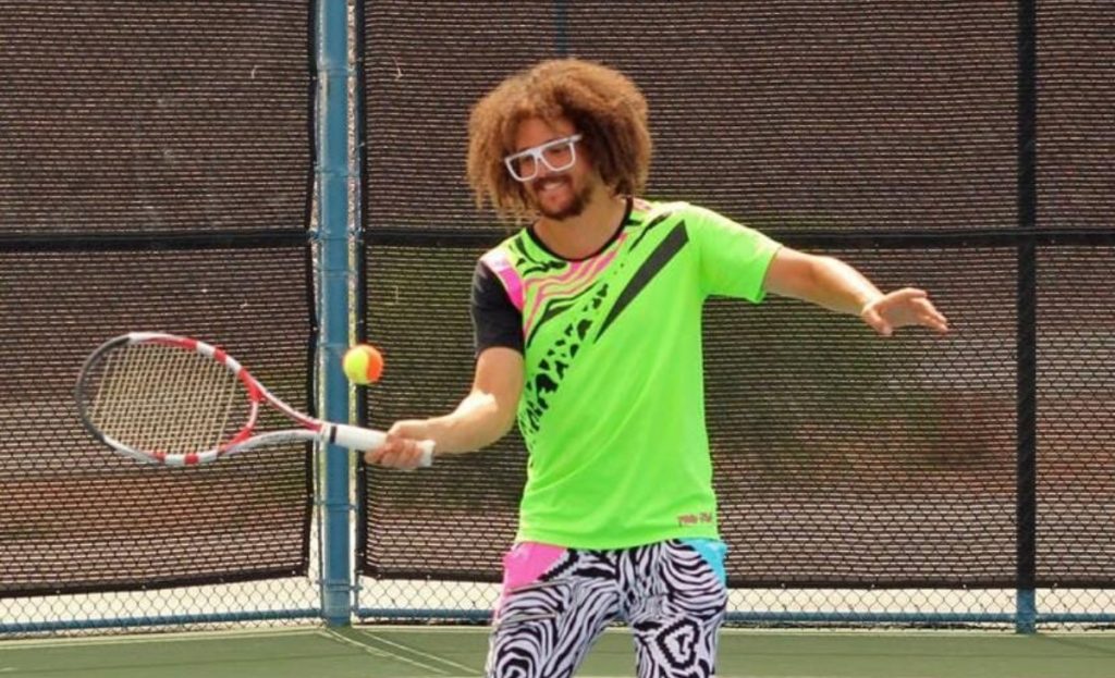 De la música al deporte: Integrante de LMFAO participó de torneo profesional de tenis