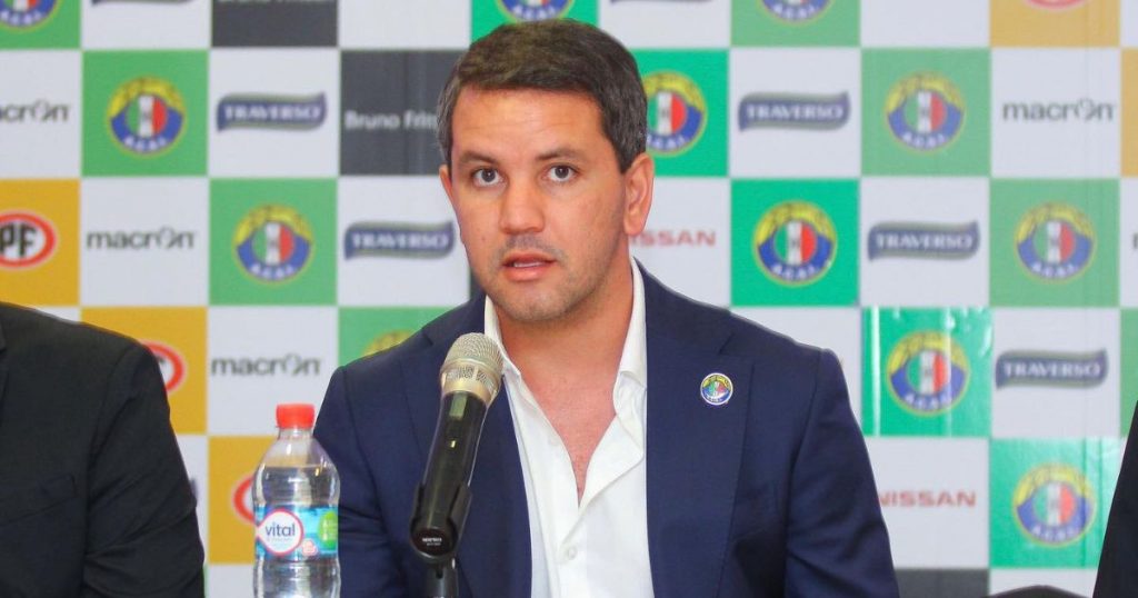 La nueva aventura de Lorenzo Antillo: Estaría a detalles de comprar un conocido club chileno