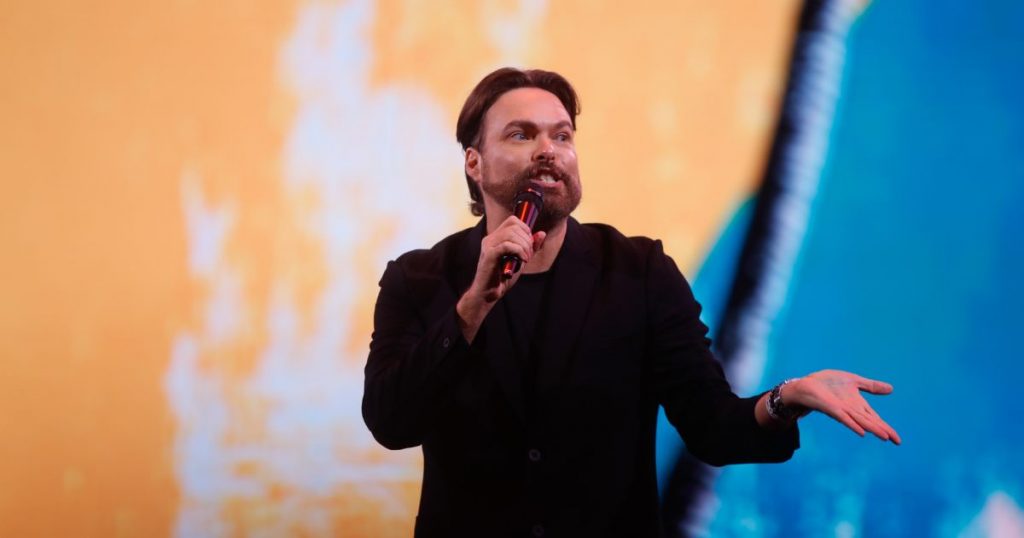 George Harris genera comentarios tras despedir el 2025 con enigmático mensaje