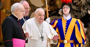 El Papa Francisco podría renunciar si no supera su enfermedad, advierte cardenal italiano