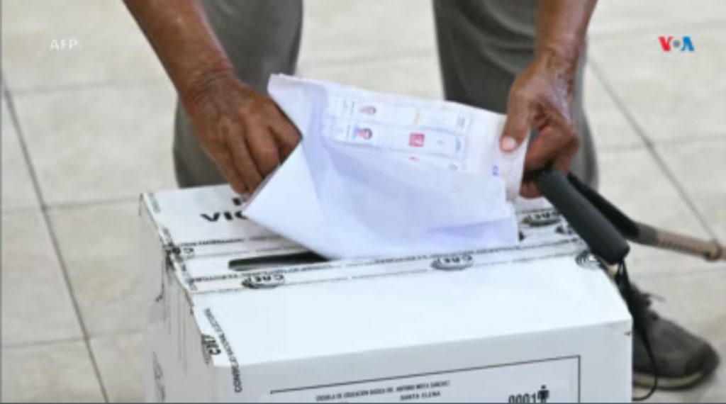 Ecuador se encamina a una segunda vuelta presidencial tras resultados preliminares