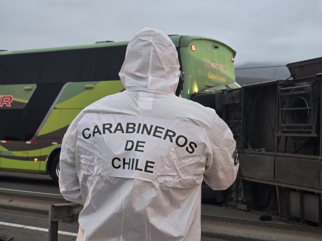 Grave accidente en la Ruta 5 Norte deja seis fallecidos y numerosos heridos