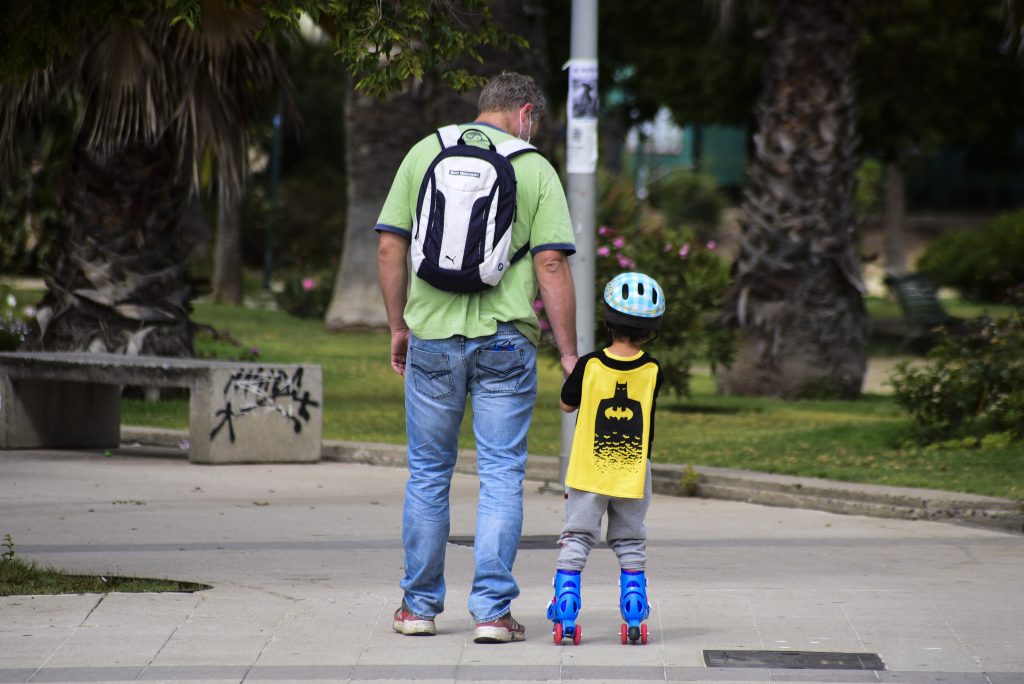 Cambio de hora en Chile: Cómo adaptar la rutina de los niños al nuevo horario de invierno