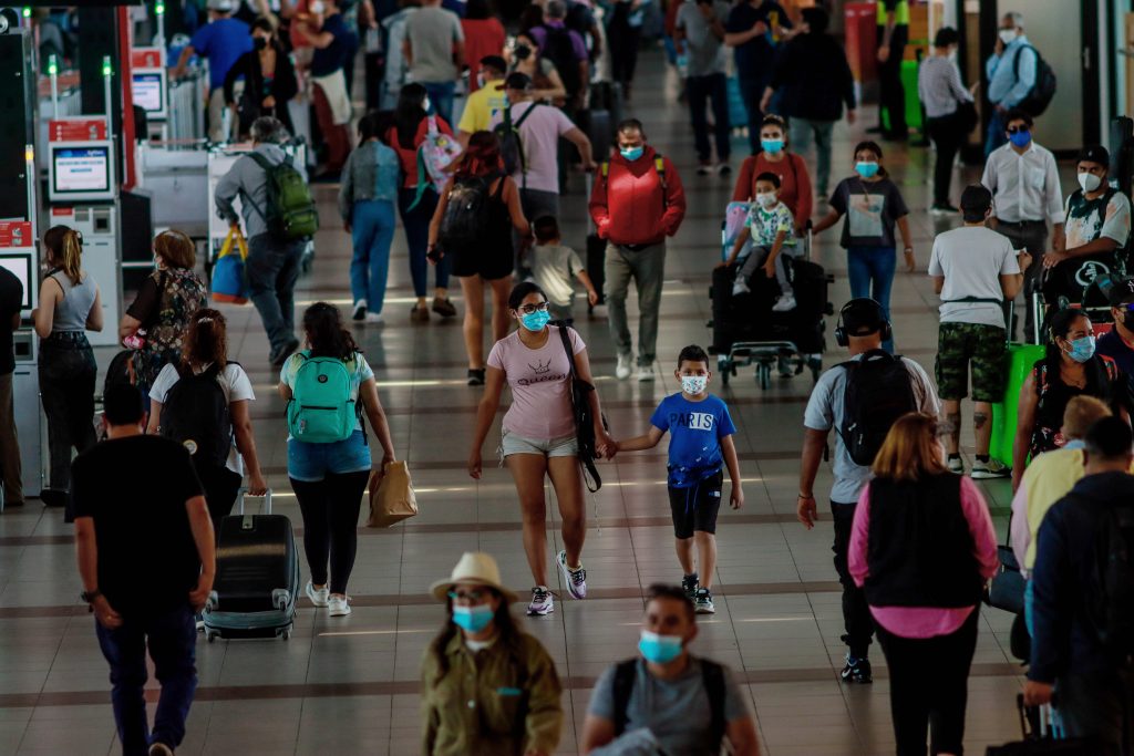 Aeropuerto de Santiago registra más de 2,4 millones de pasajeros durante febrero