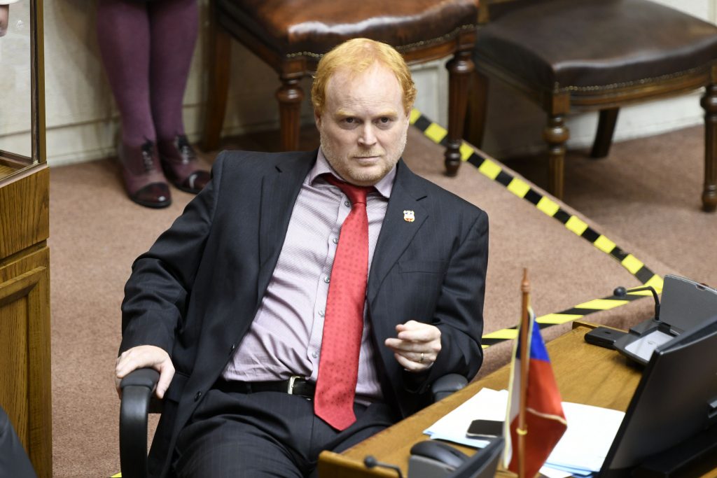Rojo Edwards: “No considero sincero el llamado a la unidad de Evelyn Matthei”