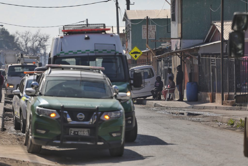 Cuatro personas detenidas por drogas, armas y municiones en Melipilla