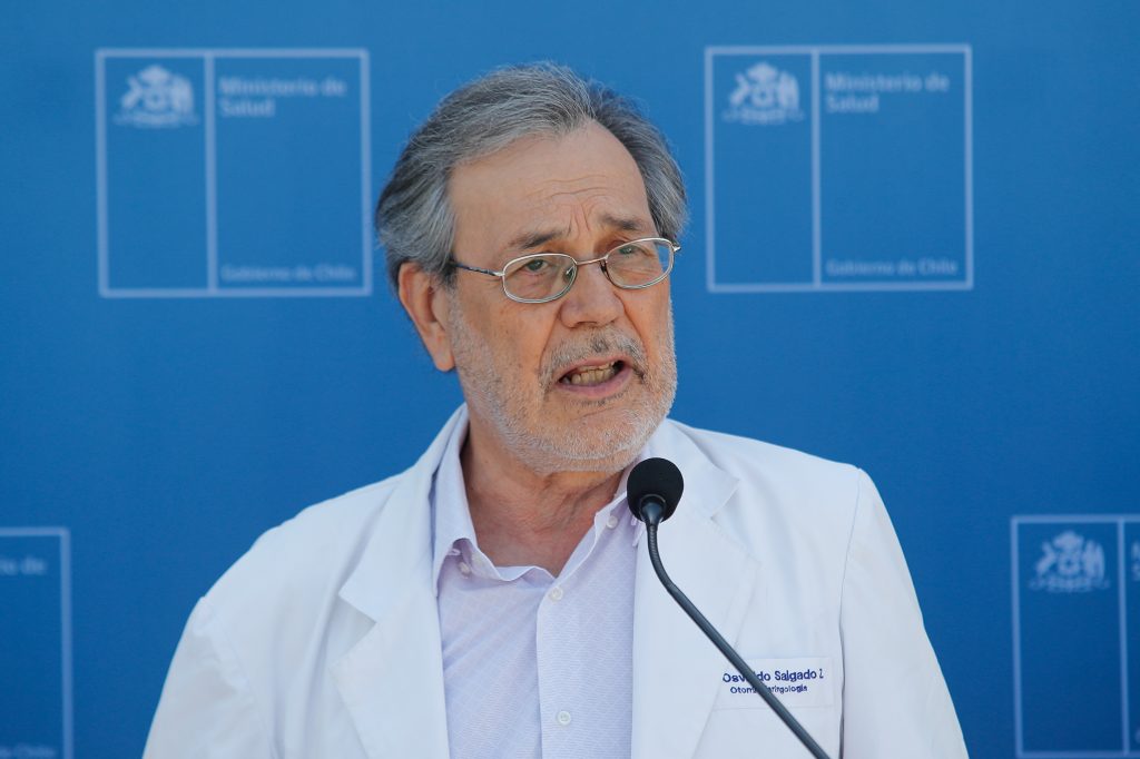 Osvaldo Salgado dejaría la Subsecretaría de Redes Asistenciales por problemas de salud