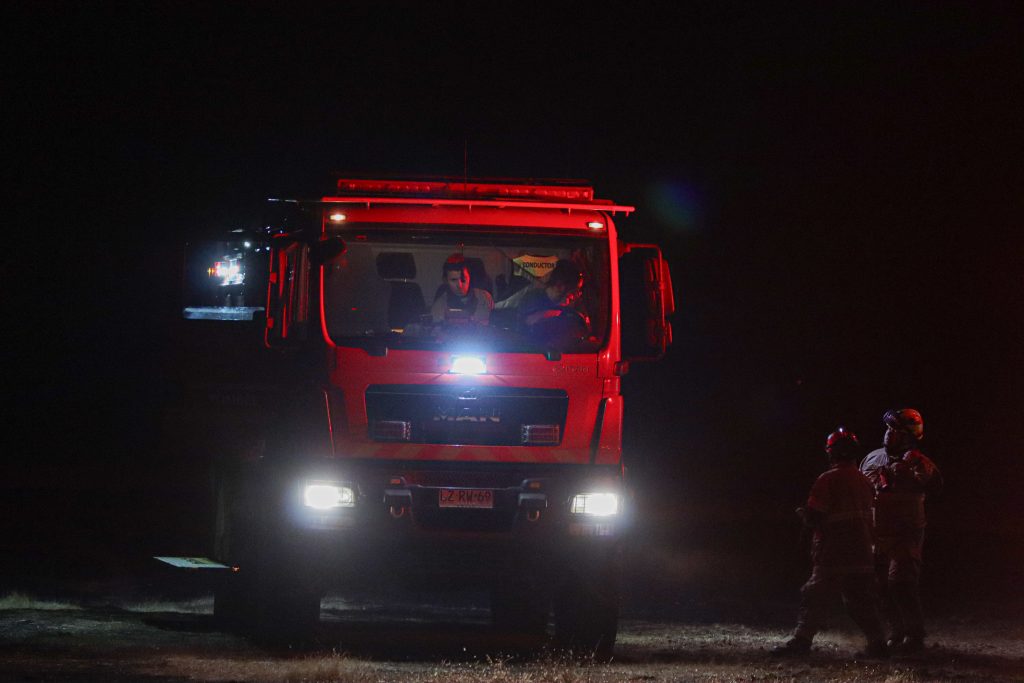 Incendio afecta a viviendas en campamento de Buin: Autoridades confirman ningún lesionado