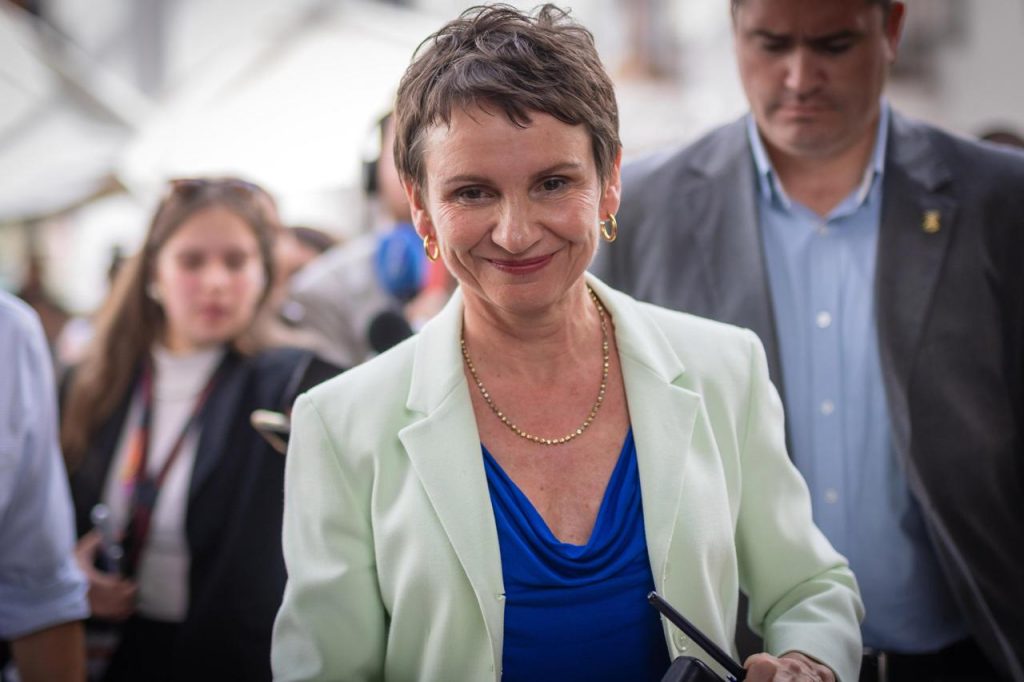 Carolina Tohá reafirma candidatura presidencial con carta: “Me toca dar un paso adelante”