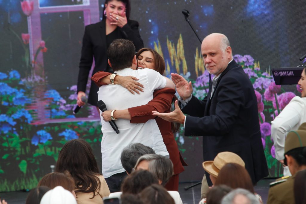 Myriam Hernández sorprende al Presidente Boric con comentado gesto