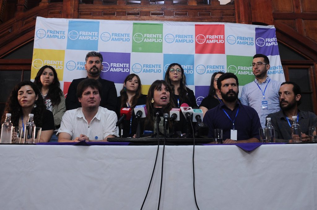 Frente Amplio aplaza proclamación de carta presidencial y llama a construir lista parlamentaria unitaria