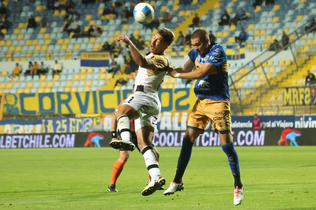 Coquimbo Unido mantiene el liderato tras empate con Everton