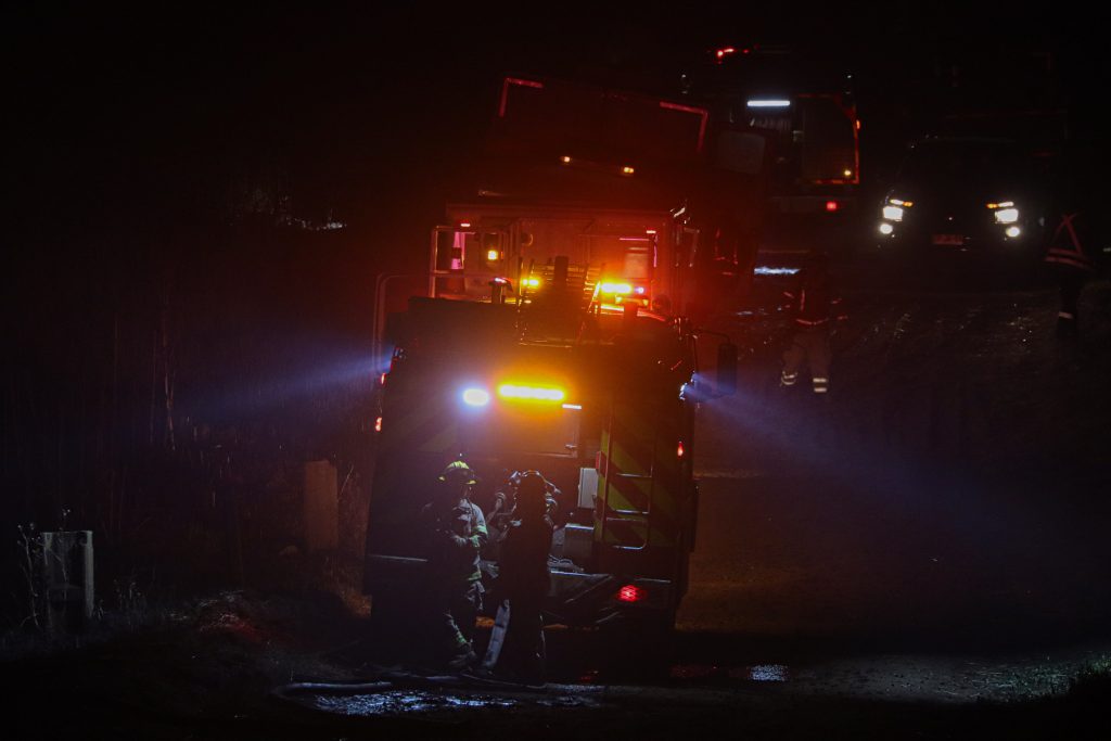 Suspensión de clases en comunas afectadas por incendios forestales en La Araucanía y Biobío