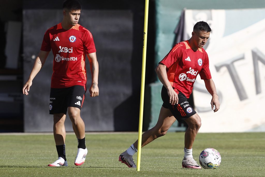 Baja sensible en La Roja: Alexis Sánchez no viajará a Paraguay por problemas físicos