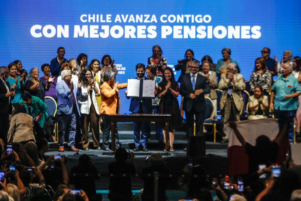 Economista y promulgación de reforma previsional: “El gobierno tiene un crédito importante, porque tuvo un enorme cambio”