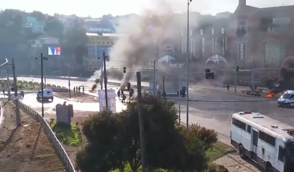 Valparaíso: Protesta de pescadores termina en enfrentamiento con Carabineros
